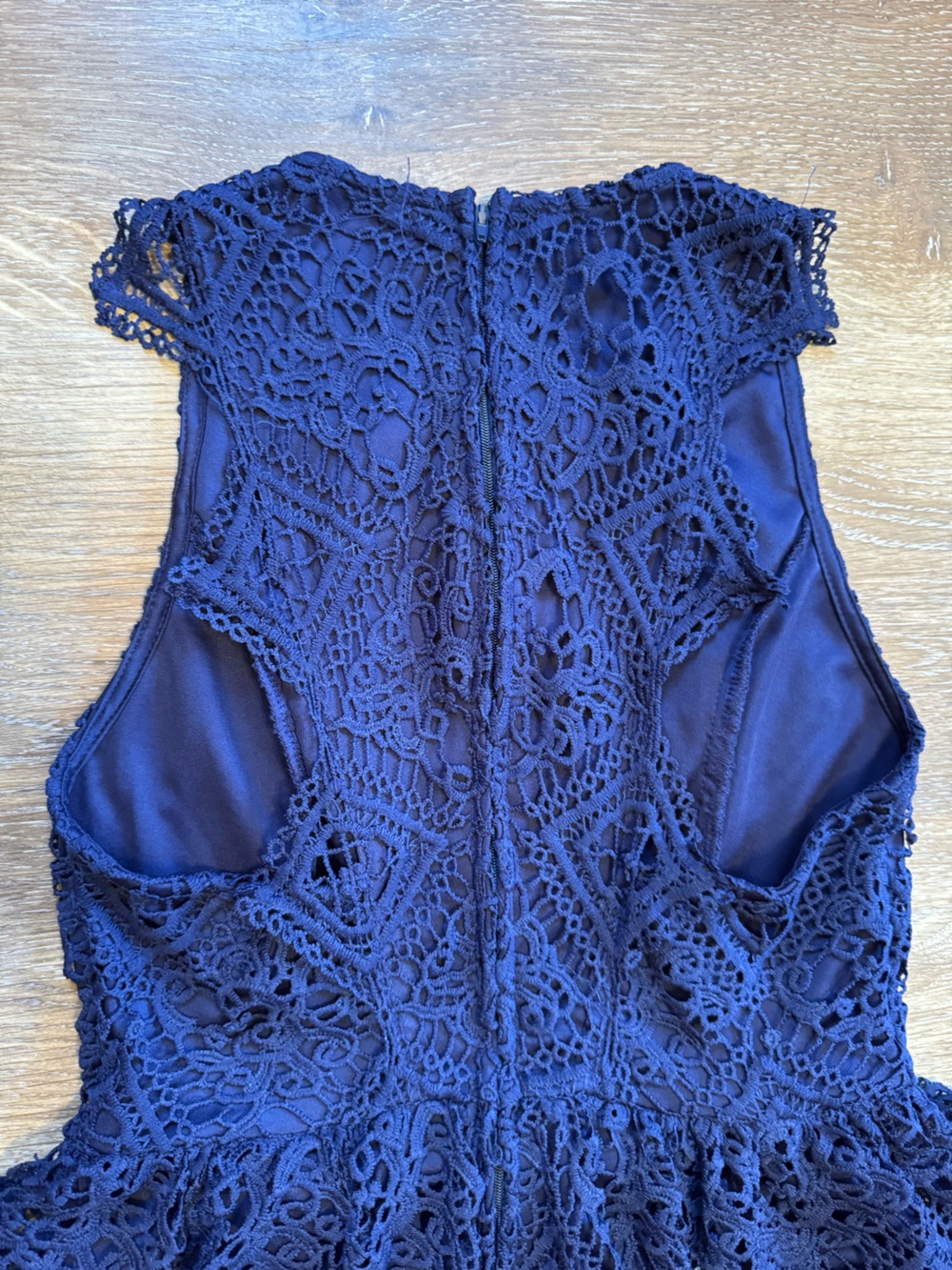 Francesca’s 2 Lace detail Women's Dresses, Sz Small - Picture 3 of 15